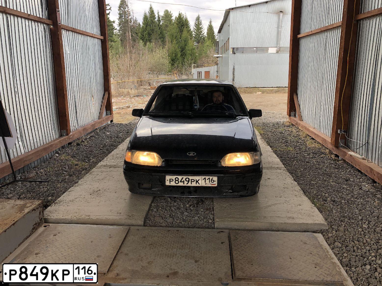 Фото автомобиля LADA 2114 SAMARA, 2008 — госномер Е388МТ18. Цвет: ГРАФИТОВЫЙ МЕТАЛЛИК