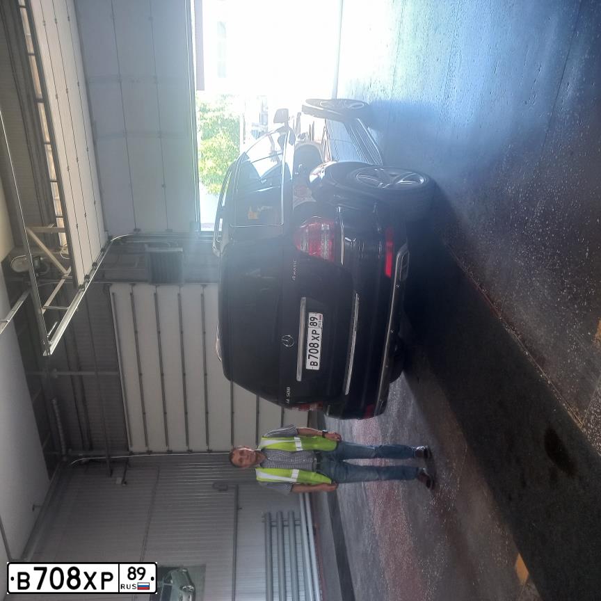 Фото автомобиля MERCEDES GL-KLASSE, 2011 — госномер В355ХС716. Цвет: ТЕМНО-СИНИЙ 