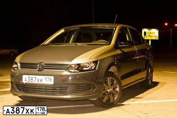 Фото автомобиля SKODA OCTAVIA, 2012 — госномер Е498ЕУ19. Цвет: ЗЕЛЕНЫЙ