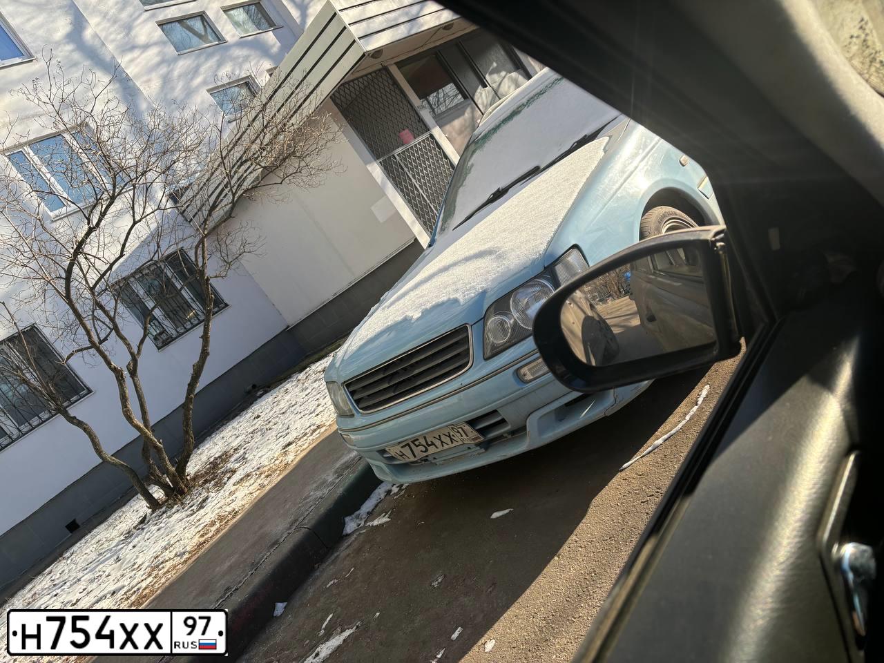 Фото автомобиля NISSАN SТАGЕА NISSАN SТАGЕА, 1998 — госномер Н754ХХ97. Цвет: Серый