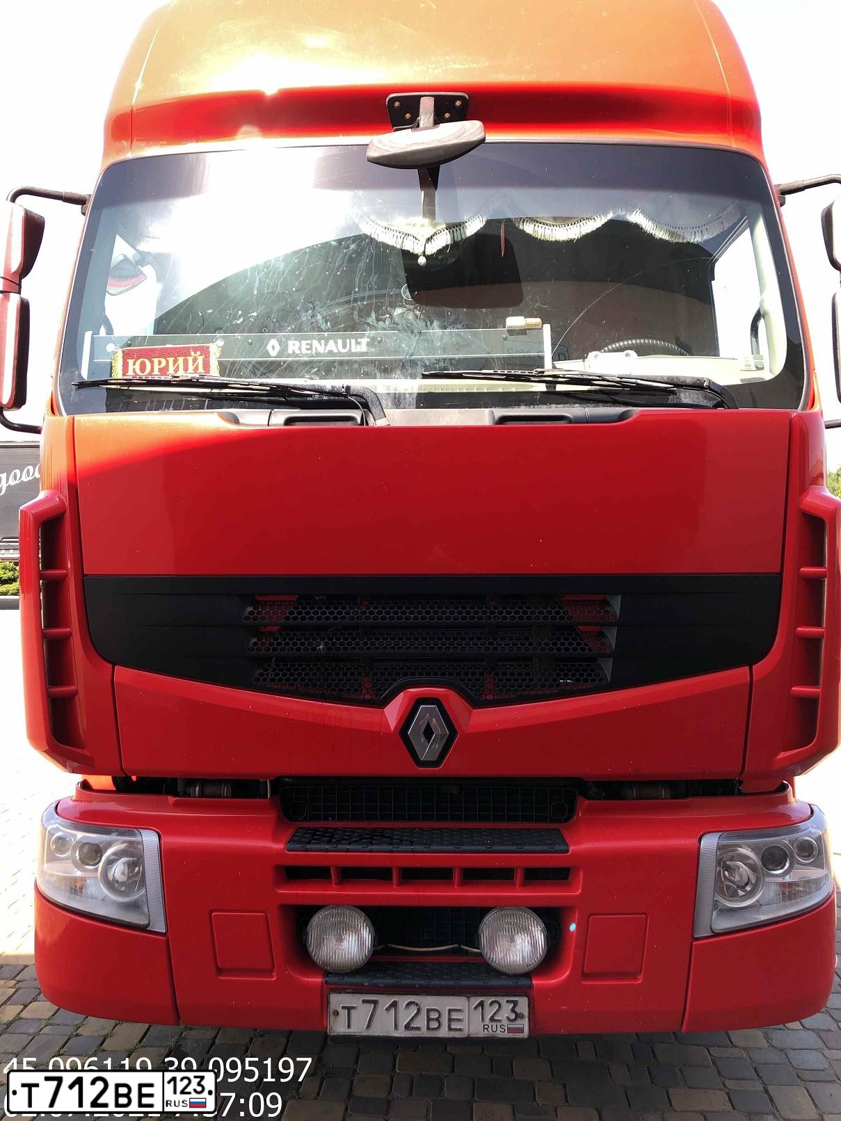 Фото автомобиля RENAULT PREMIUM, 2009 — госномер Т712ВЕ123. Цвет: Красный