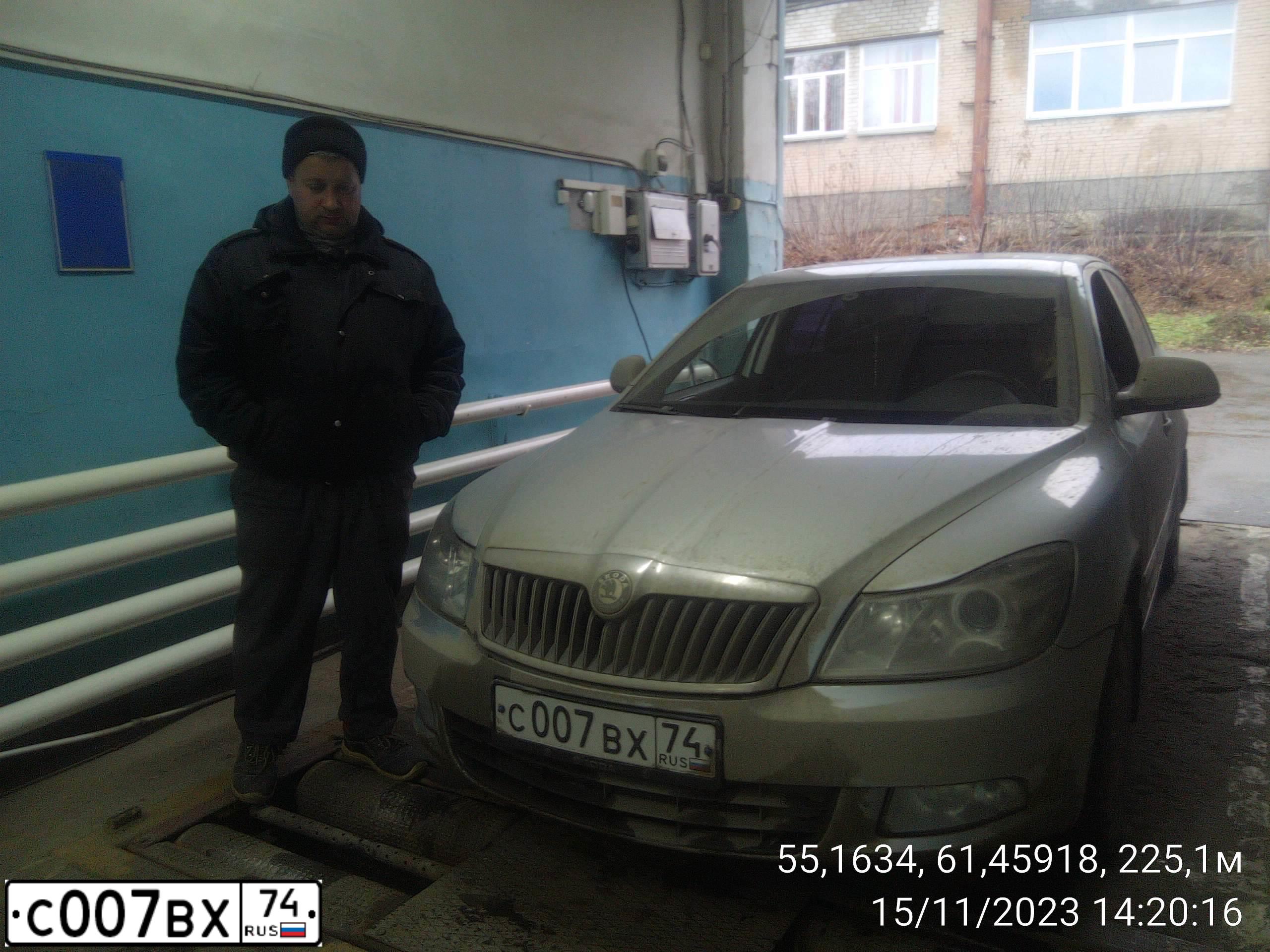 Фото автомобиля MITSUBISHI GALANT, 2007 — госномер С007ВХ74. Цвет: СЕРО-ЗЕЛЕНЫЙ