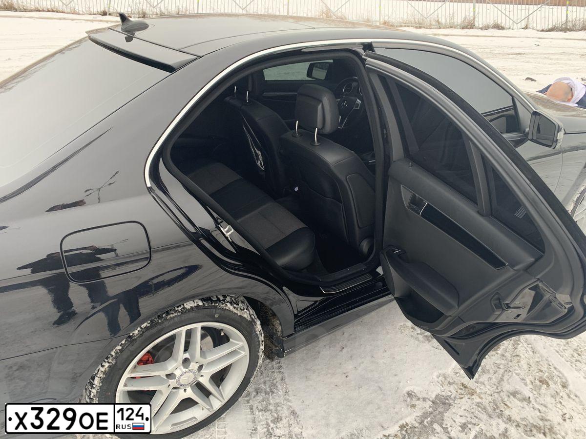 Фото автомобиля MERCEDES-BENZ C180, 2013 — госномер О122ТУ124. Цвет: ЧЕРНЫЙ