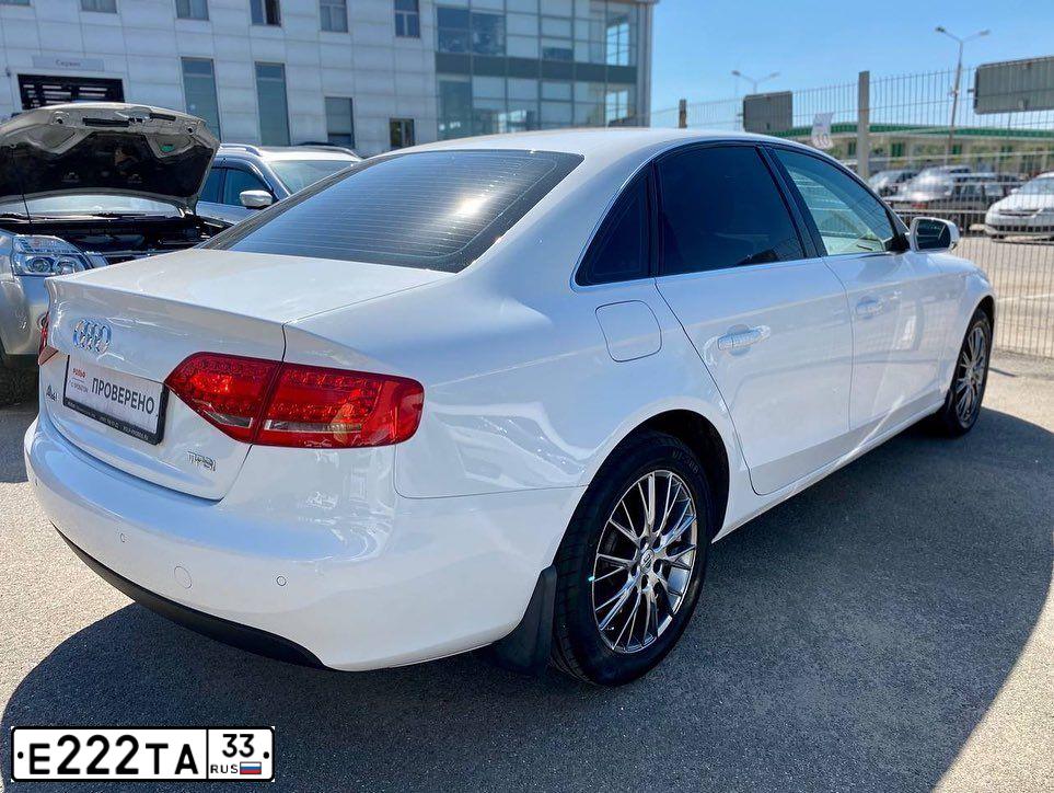 Фото автомобиля AUDI A4, 2010 — госномер Е402ХМ193. Цвет: Белый
