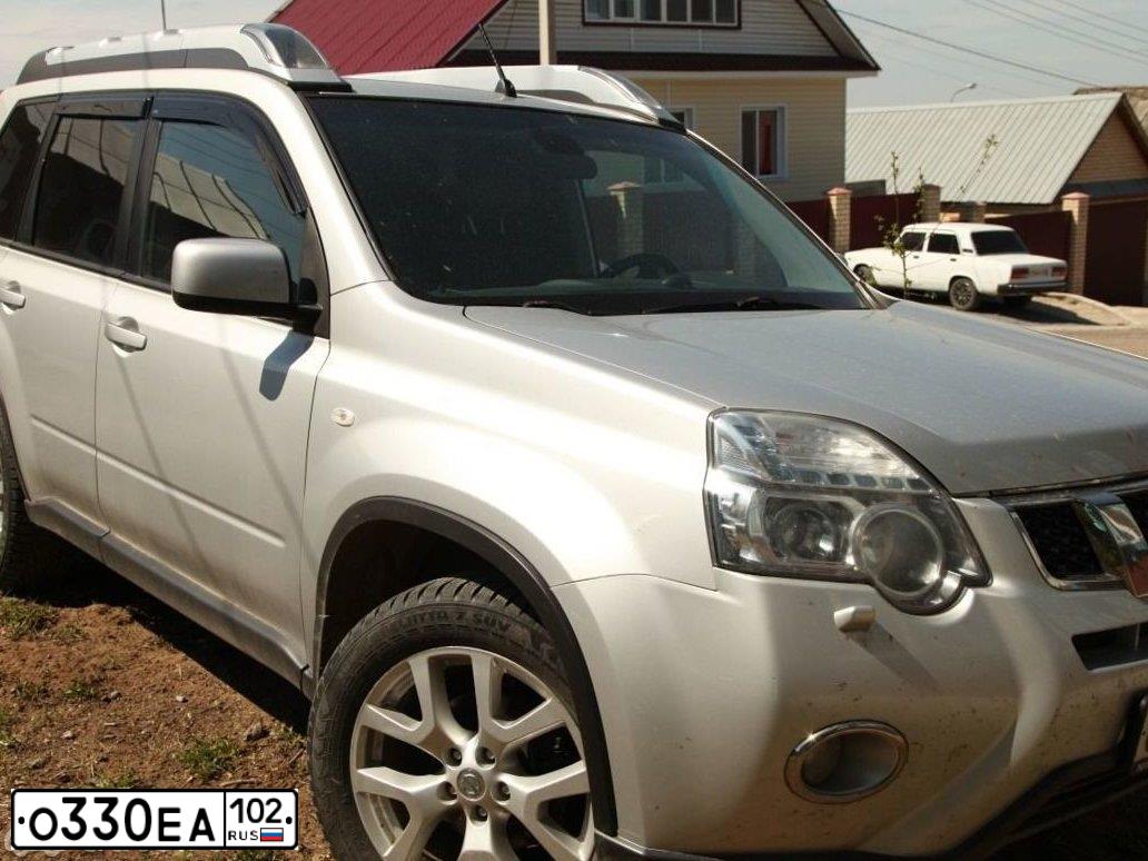 Фото автомобиля NISSAN X-TRAIL, 2011 — госномер О330ЕА102. Цвет: СЕРЕБРИСТЫЙ