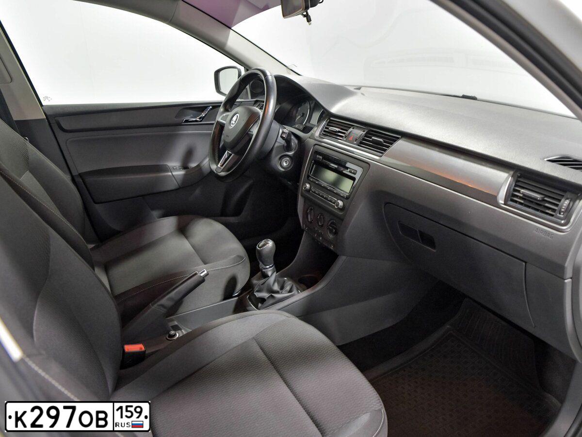 Фото автомобиля SKODA RAPID, 2014 — госномер К435ТМ147. Цвет: Белый