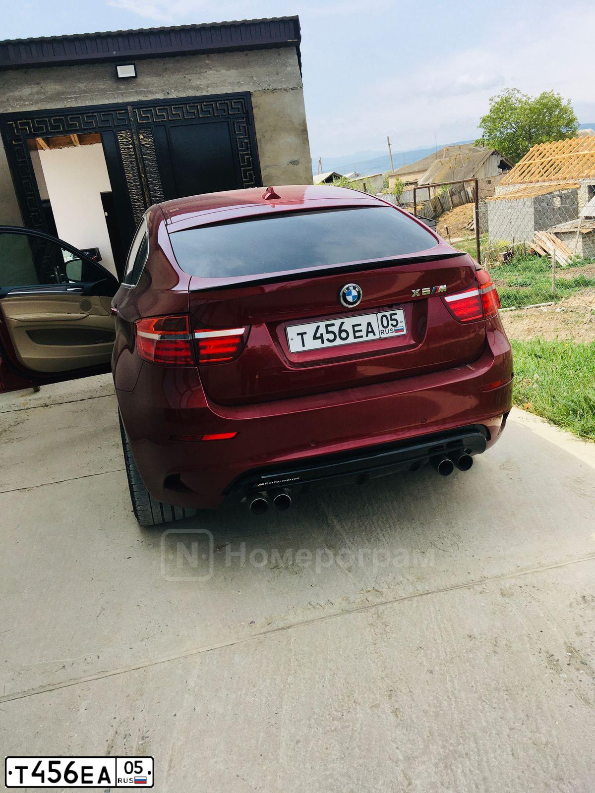 Фото автомобиля BMW X6, 2008 — госномер У638МВ05. Цвет: БОРДОВЫЙ
