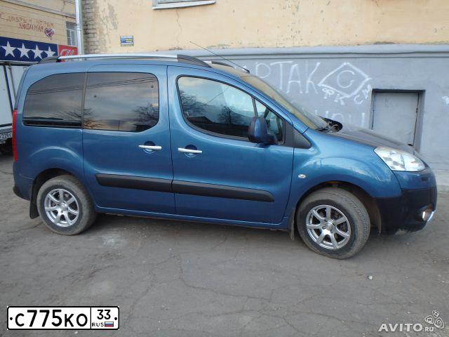 Фото автомобиля PEUGEOT PARTNER, 2010 — госномер С775КО33. Цвет: синий