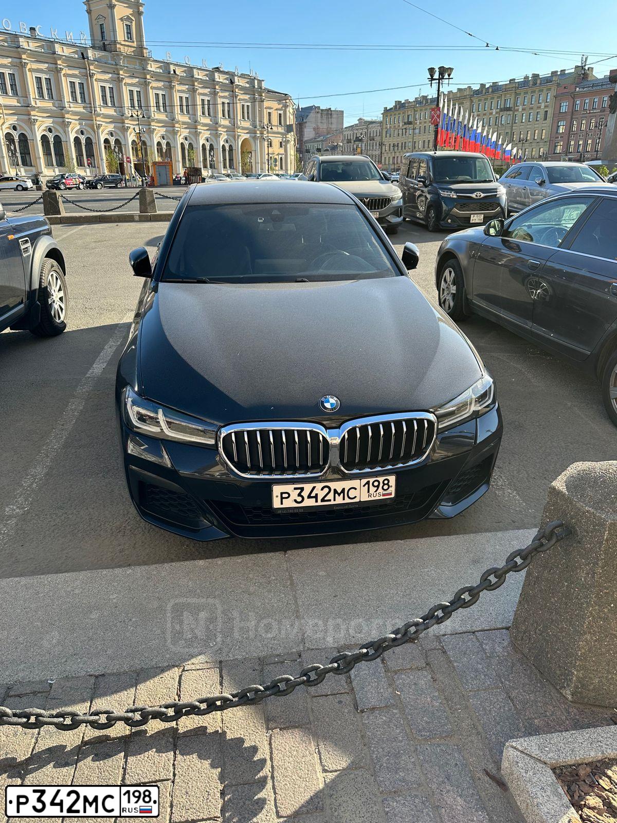 Фото автомобиля BMW 520D XDRIVE, 2021 — госномер Р342МС198. Цвет: ЧЕРНЫЙ