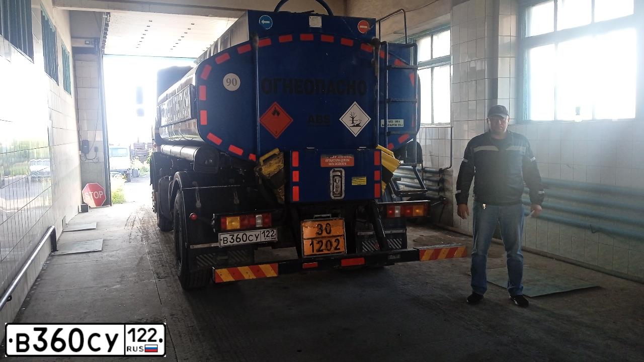 Фото автомобиля MAZ 5337 /4X2/, 2001 — госномер В360СУ122. Цвет: СЕРЫЙ СВЕТЛЫЙ
