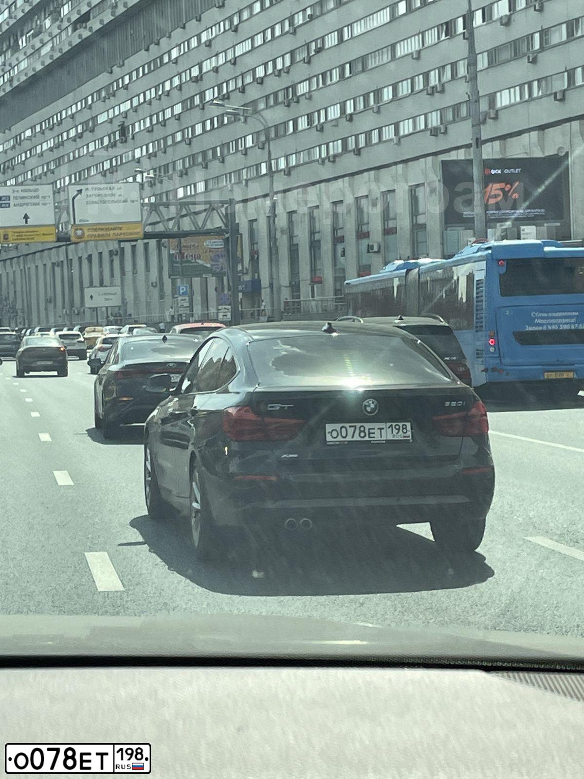 Фото автомобиля BMW SERIE 3 GT, 2018 — госномер О078ЕТ198. Цвет: ЧЕРНЫЙ
