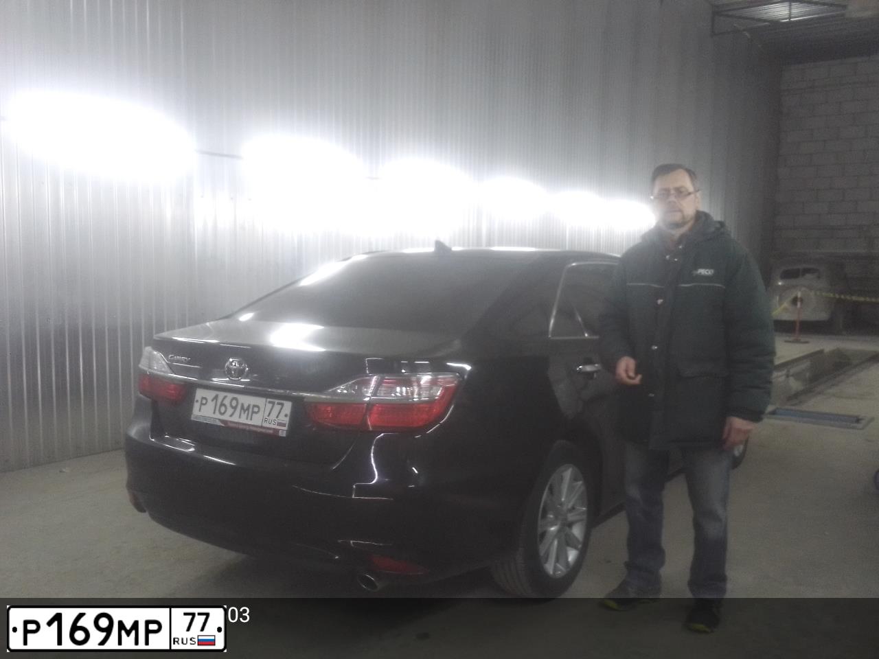 Фото автомобиля TOYOTA CAMRY, 2018 — госномер А562ВТ977. Цвет: ЧЕРНЫЙ МЕТАЛЛИК