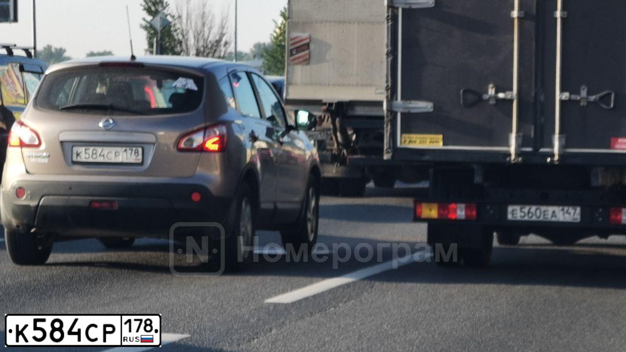 Фото автомобиля NISSAN QASHQAI, 2011 — госномер К584СР178. Цвет: СВЕТЛО-КОРИЧНЕВЫЙ