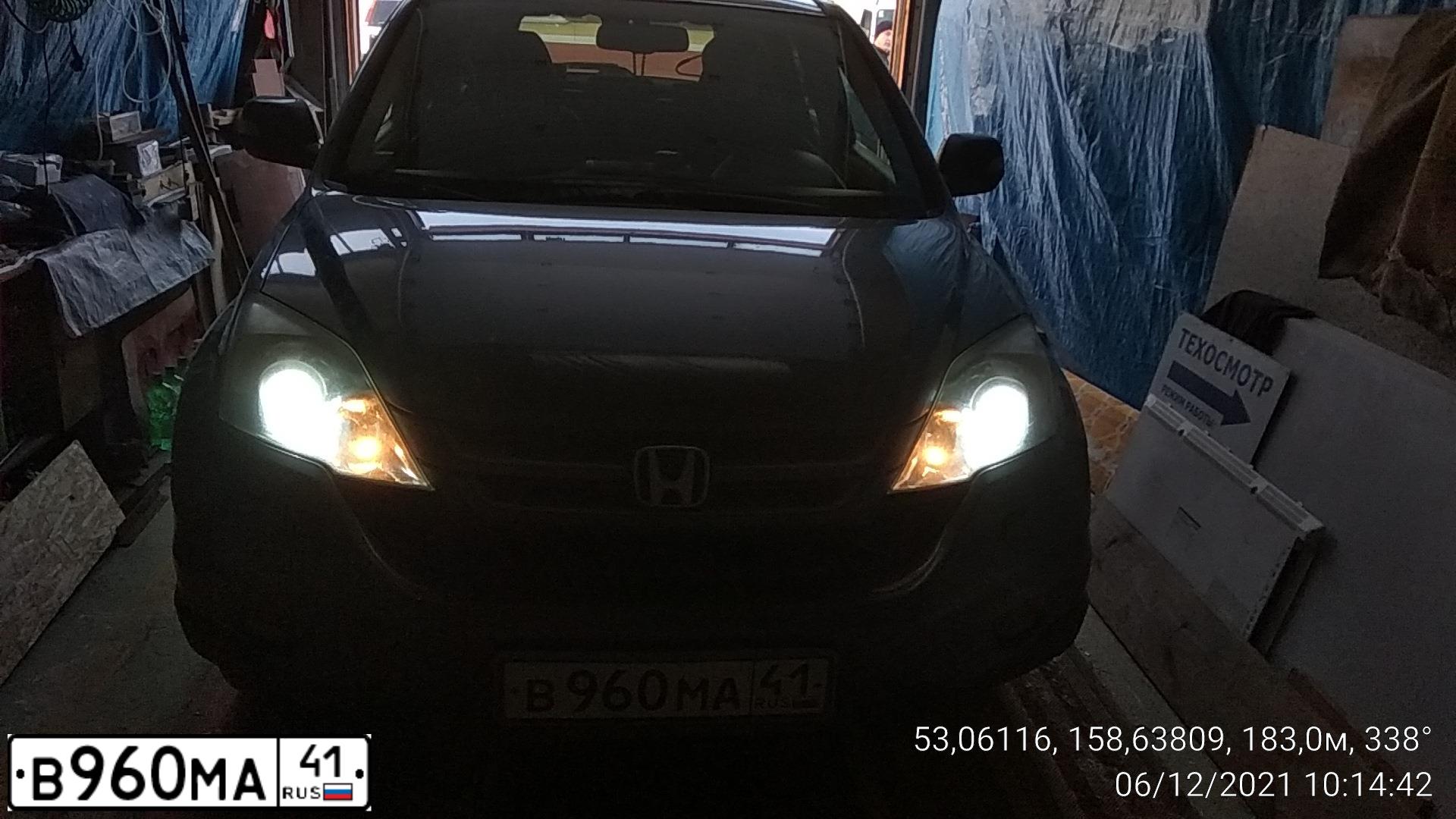 Фото автомобиля HONDA CR-V, 2011 — госномер В400ОТ190. Цвет: СЕРЫЙ