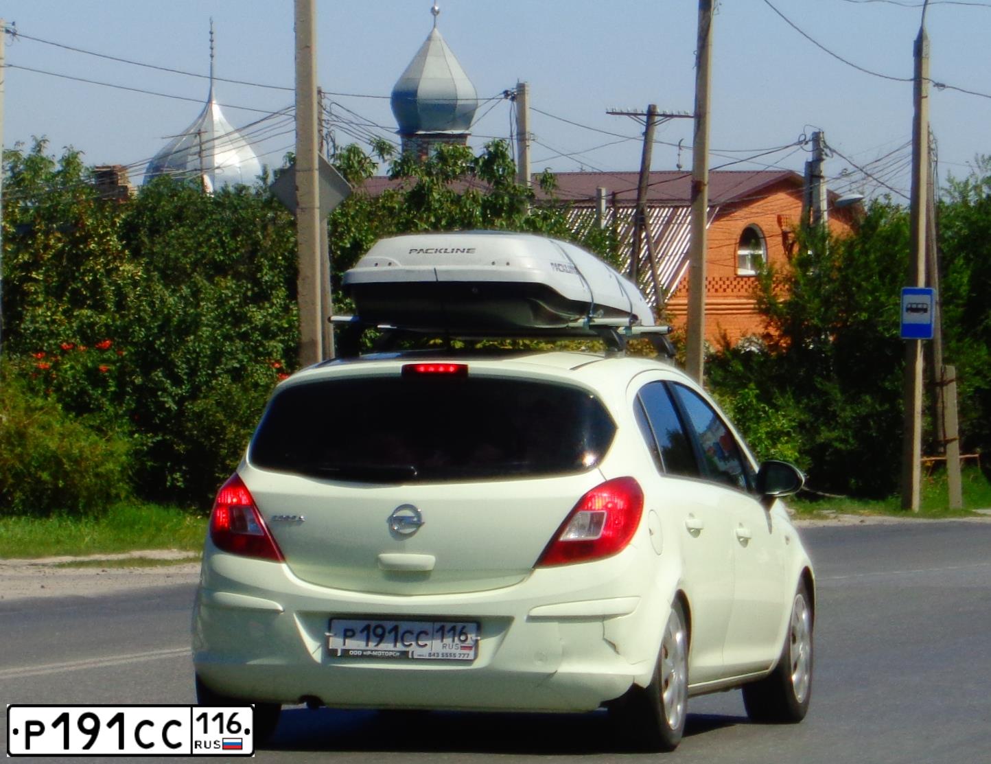 Фото автомобиля OPEL CORSA, 2012 — госномер Р191СС116. Цвет: Белый