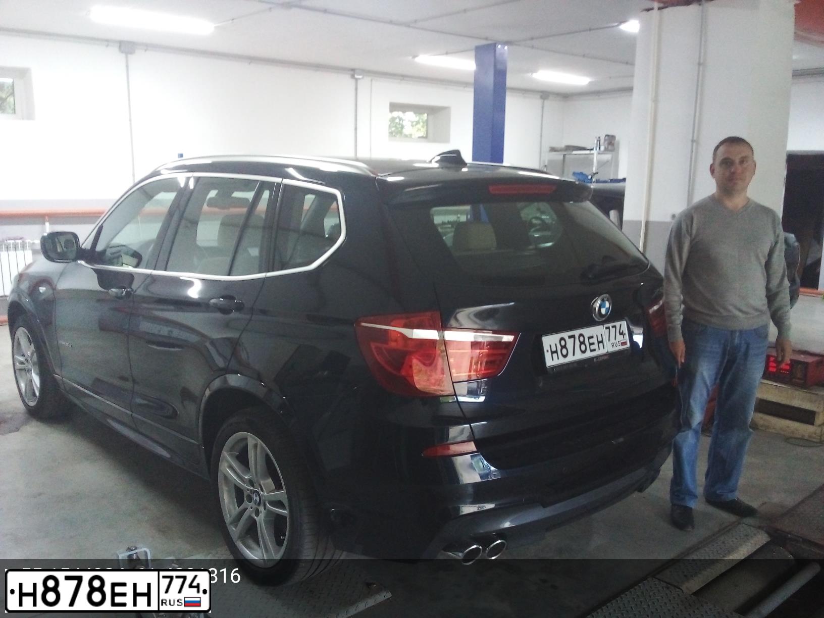 Фото автомобиля BMW X3, 2012 — госномер О738ОО74. Цвет: Темно-синий