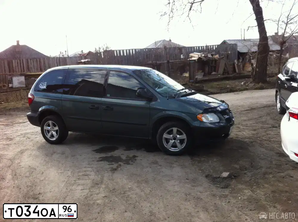 Фото автомобиля DODGE /GRAND/ CARAVAN, 2004 — госномер С447МО72. Цвет: СЕРО-ЗЕЛЕНЫЙ