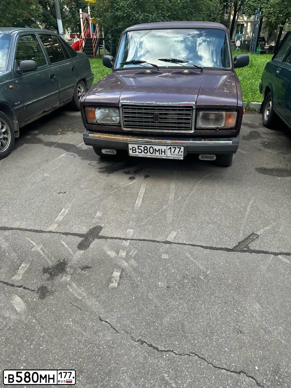 Фото автомобиля LADA 2107, 2006 — госномер В580МН177. Цвет: ВИШНЕВЫЙ ТЕМНЫЙ