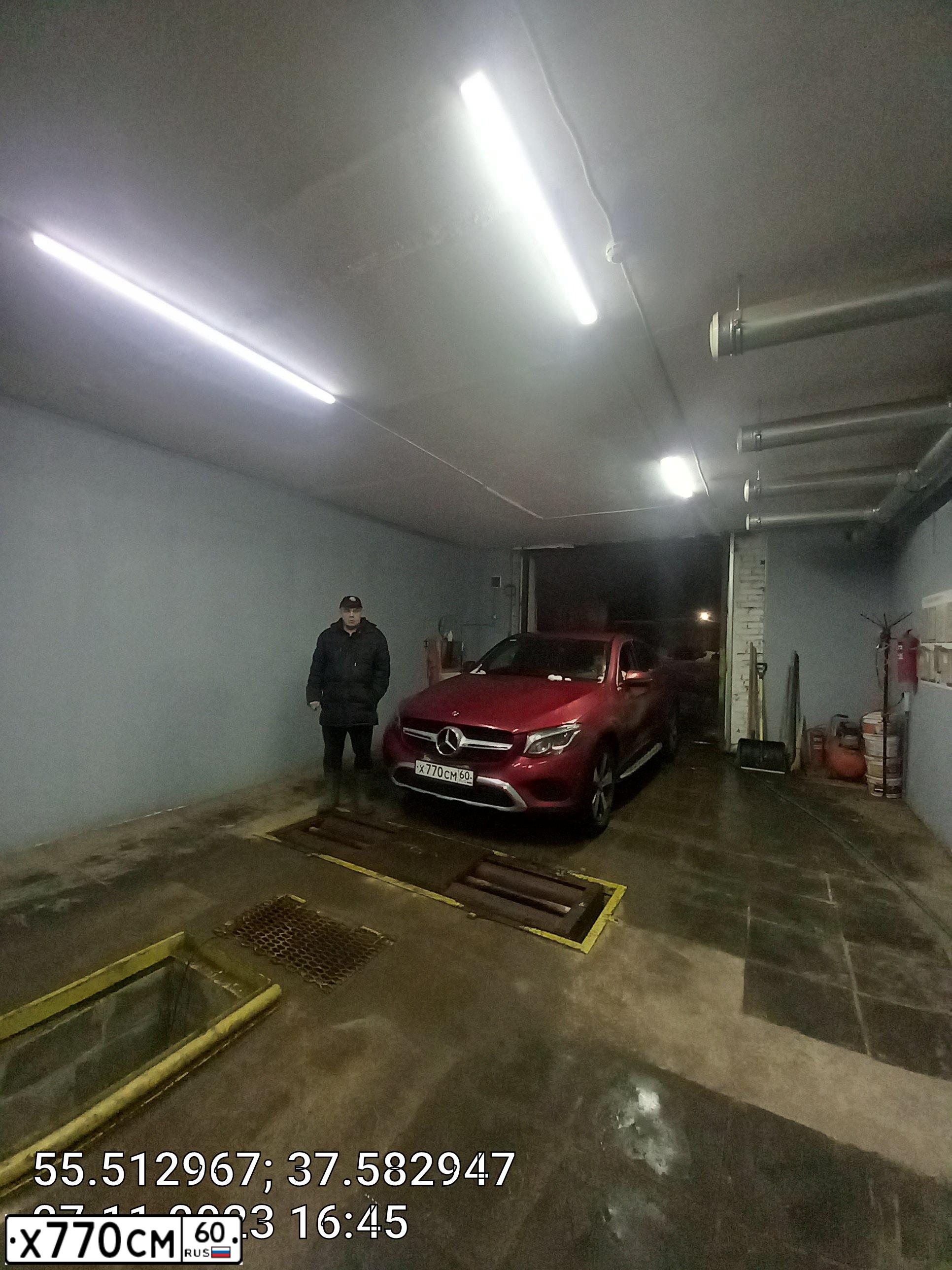 Фото автомобиля MERCEDES GLC-KLASSE, 2018 — госномер М150ММ50. Цвет: Темно-серый матовый