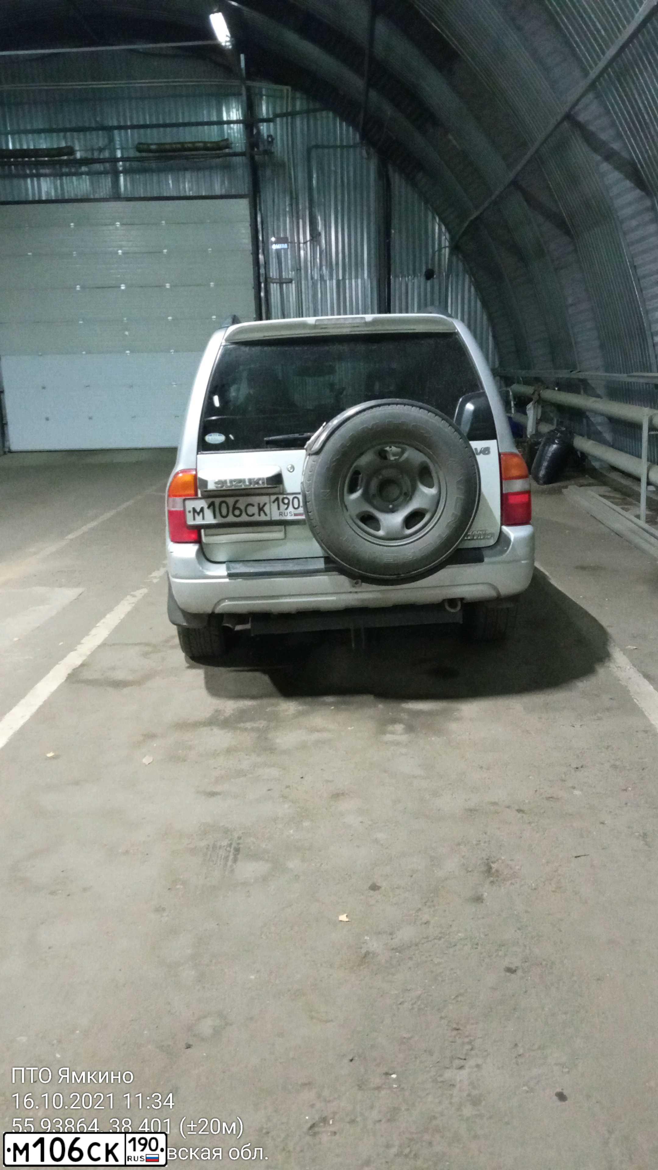 Фото автомобиля SUZUKI VITARA XL-7, 2001 — госномер М106СК190. Цвет: СЕРЕБРИСТЫЙ
