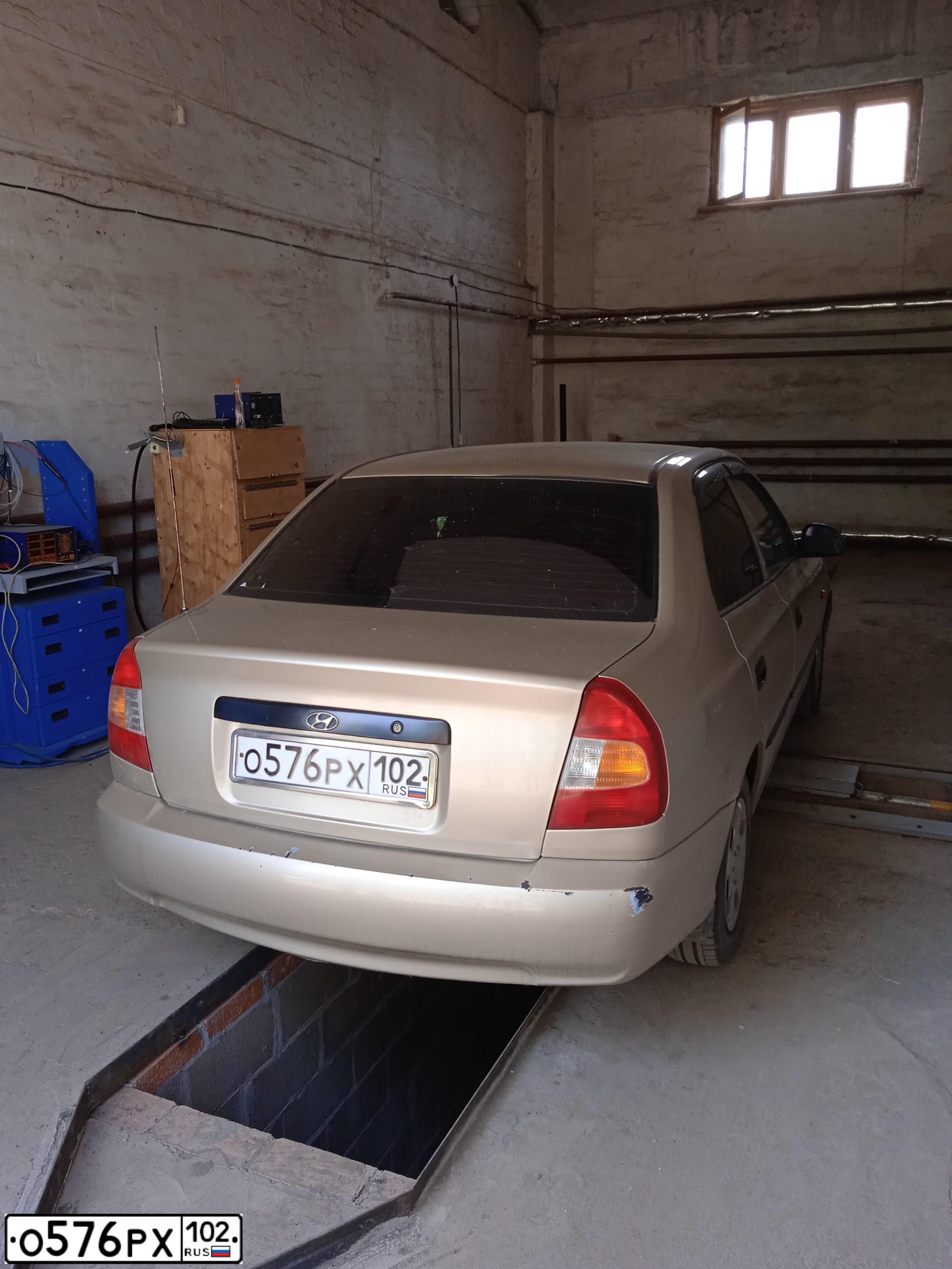 Фото автомобиля HYUNDAI ACCENT, 2007 — госномер Т554АО196. Цвет: БЕЖЕВЫЙ