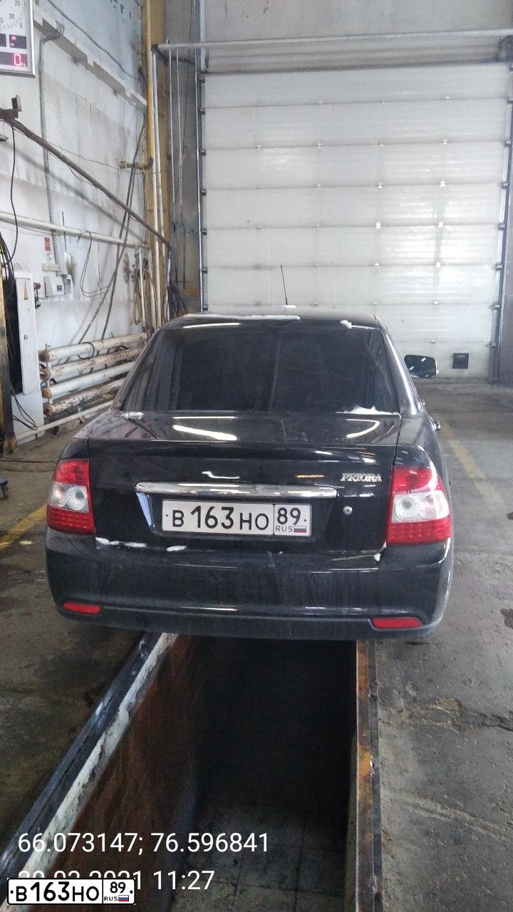 Фото автомобиля LADA 2170 PRIORA, 2011 — госномер Е030СТ95. Цвет: ЧЕРНЫЙ
