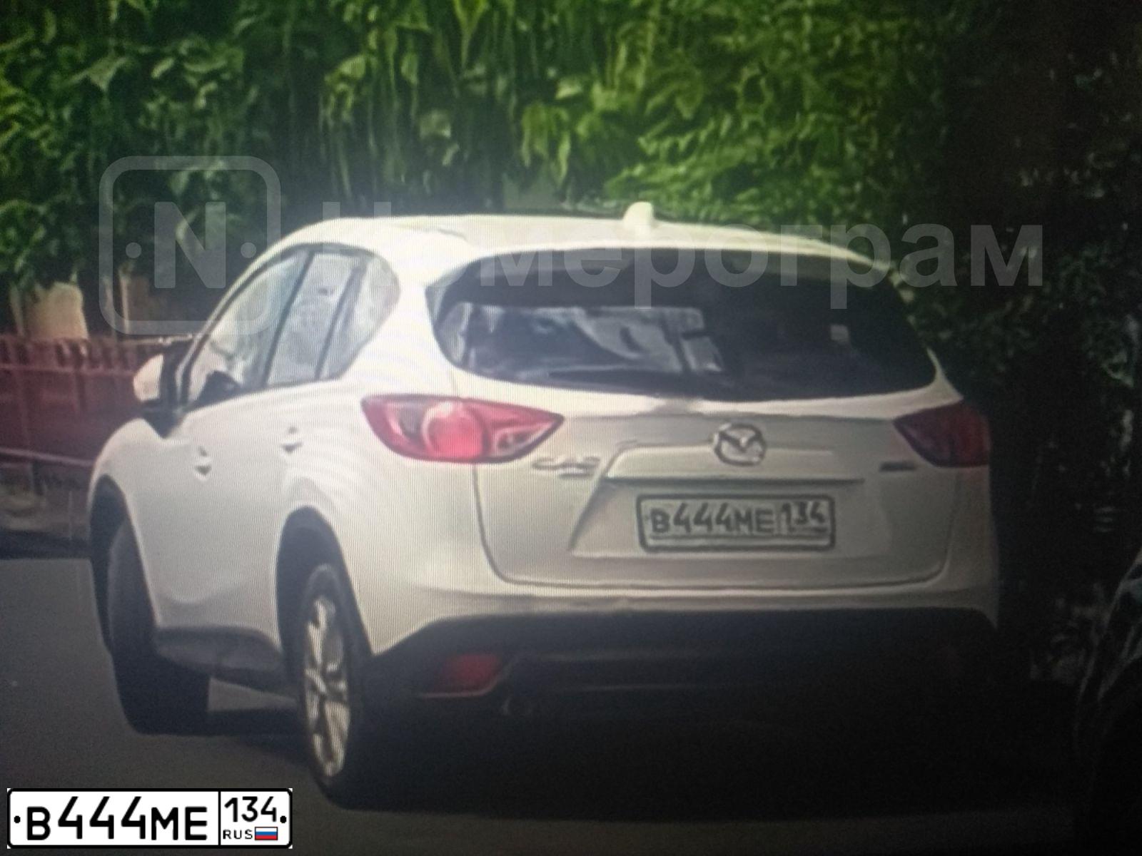 Фото автомобиля MAZDA CX-5, 2013 — госномер В444МЕ134. Цвет: БЕЛЫЙ ПЕРЛАМУТР