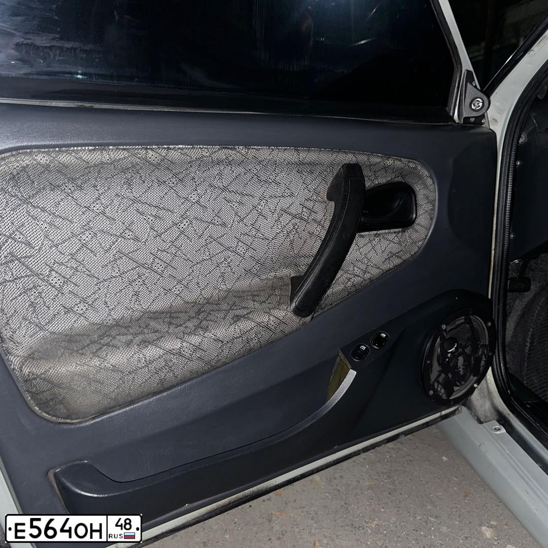 Фото автомобиля LADA 2114 SAMARA, 2004 — госномер Е564ОН48. Цвет: ЖЕЛТЫЙ
