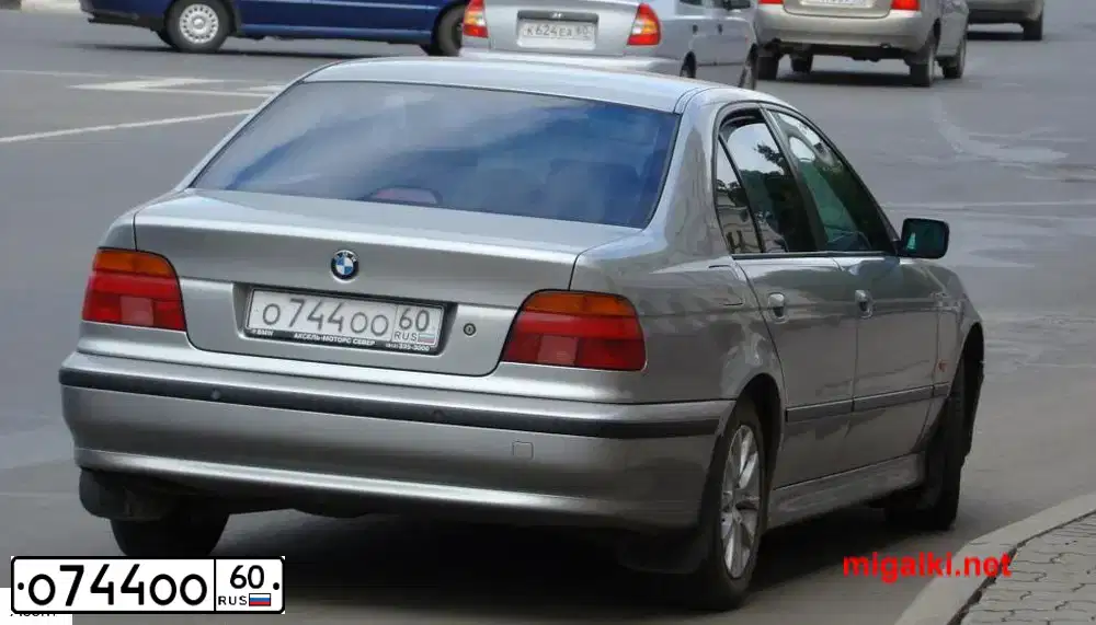 Фото автомобиля BMW SERIE 5, 2009 — госномер О744ОО60. Цвет: ЧЕРНЫЙ