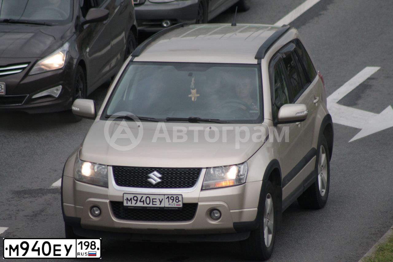 Фото автомобиля SUZUKI /GRAND/ VITARA, 2011 — госномер М940ЕУ198. Цвет: БЕЖЕВЫЙ