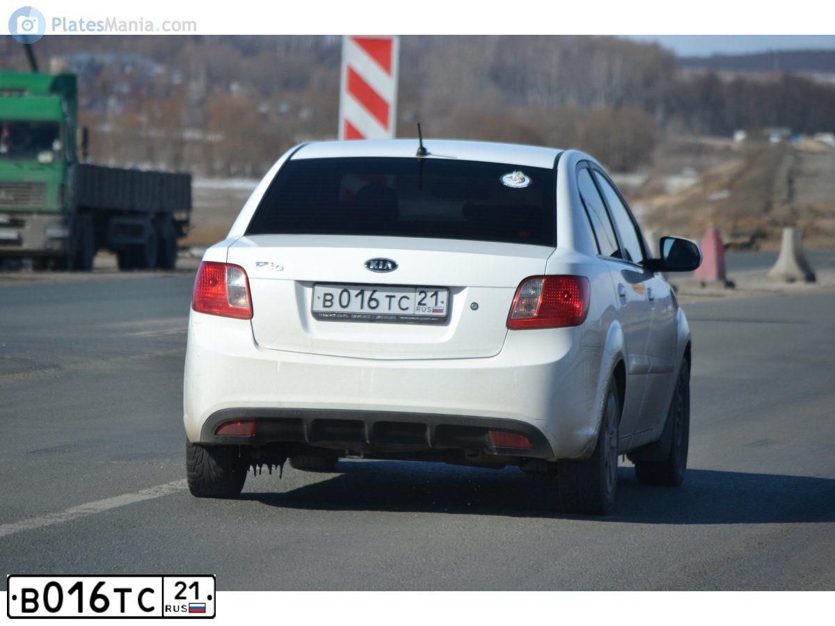 Фото автомобиля KIA RIO, 2011 — госномер В016ТС21. Цвет: Белый