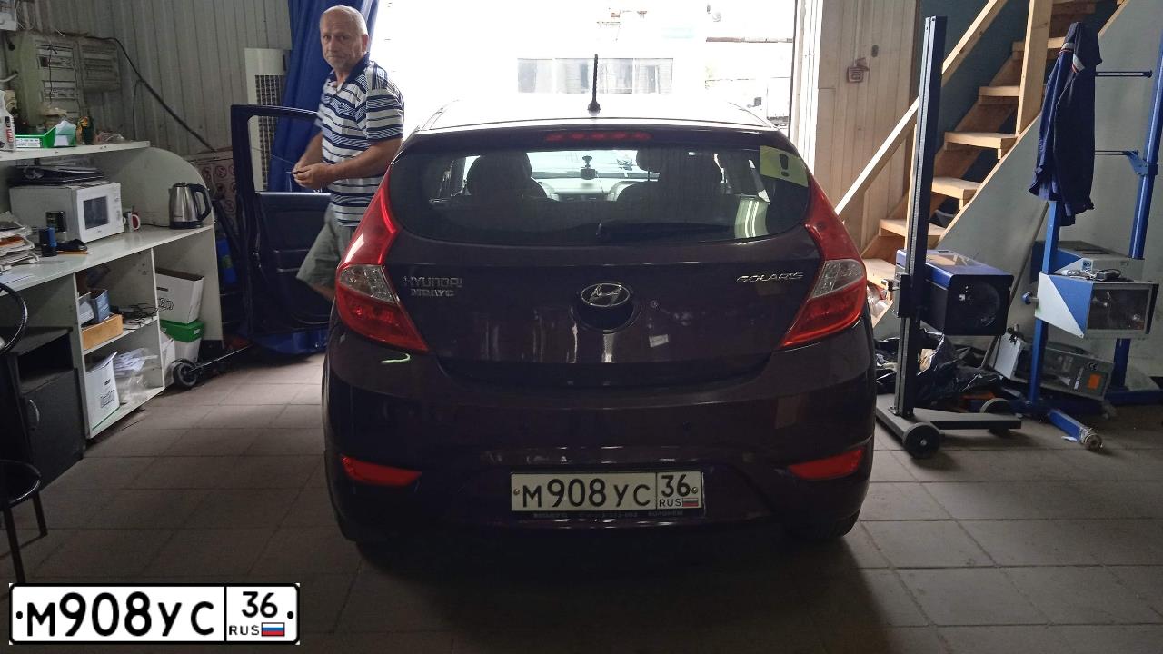 Фото автомобиля HYUNDAI SOLARIS, 2013 — госномер М908УС36. Цвет: ФИОЛЕТОВЫЙ