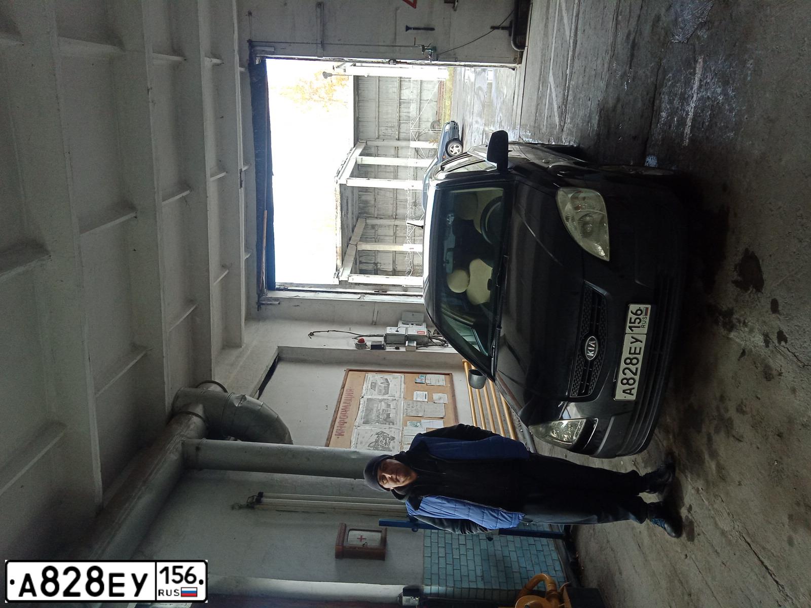 Фото автомобиля KIA RIO, 2006 — госномер А887УР716. Цвет: ЧЕРНЫЙ