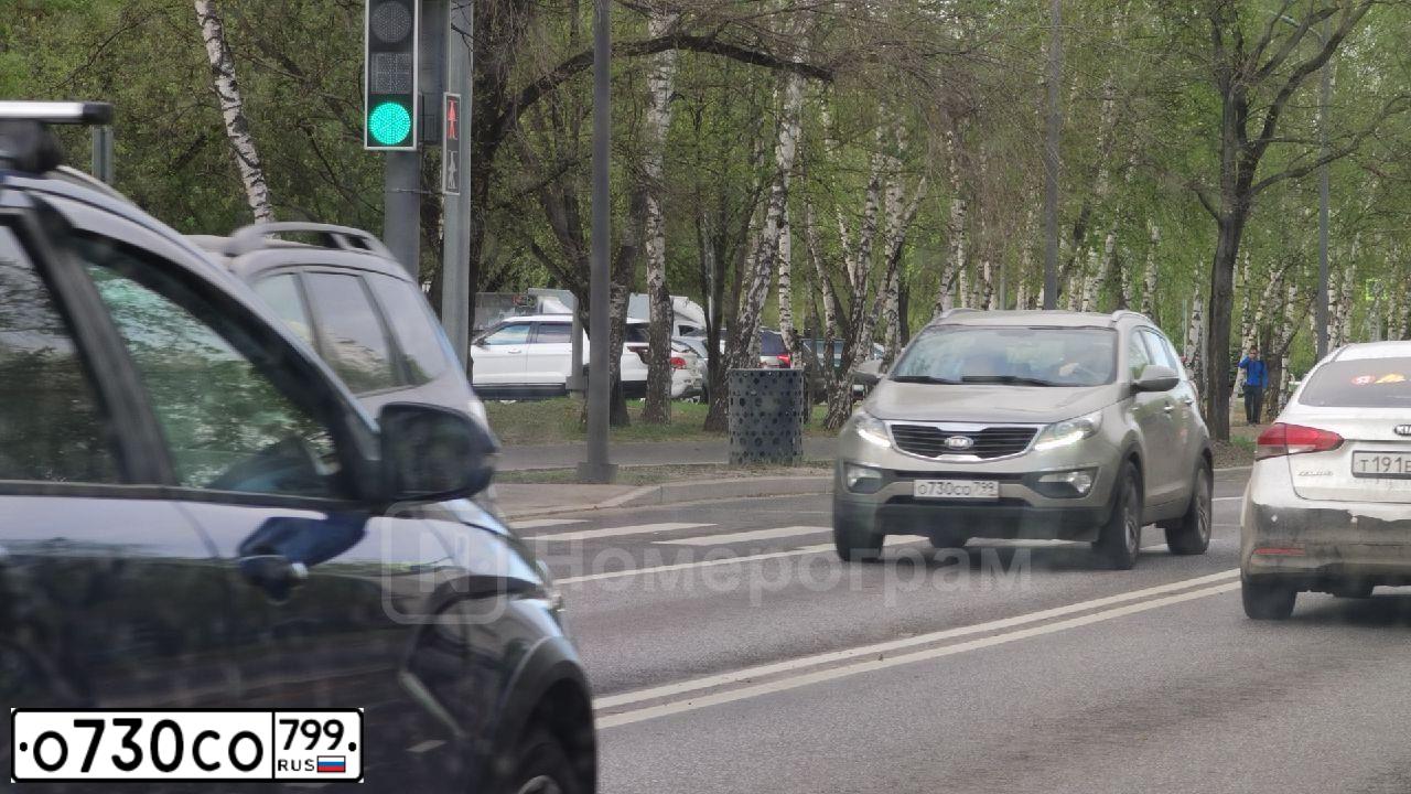 Фото автомобиля KIA SPORTAGE, 2012 — госномер О730СО799. Цвет: Серебристый