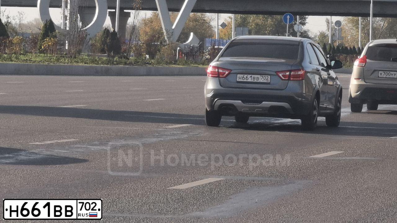 Фото автомобиля LADA VESTA, 2018 — госномер В472АВ716. Цвет: СЕРЫЙ