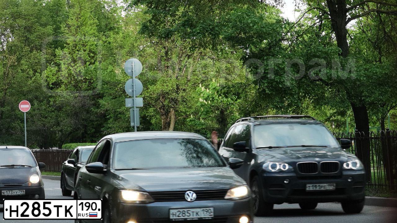 Фото автомобиля VOLKSWAGEN JETTA, 2012 — госномер Н285ТК190. Цвет: СЕРЫЙ ТЕМНЫЙ