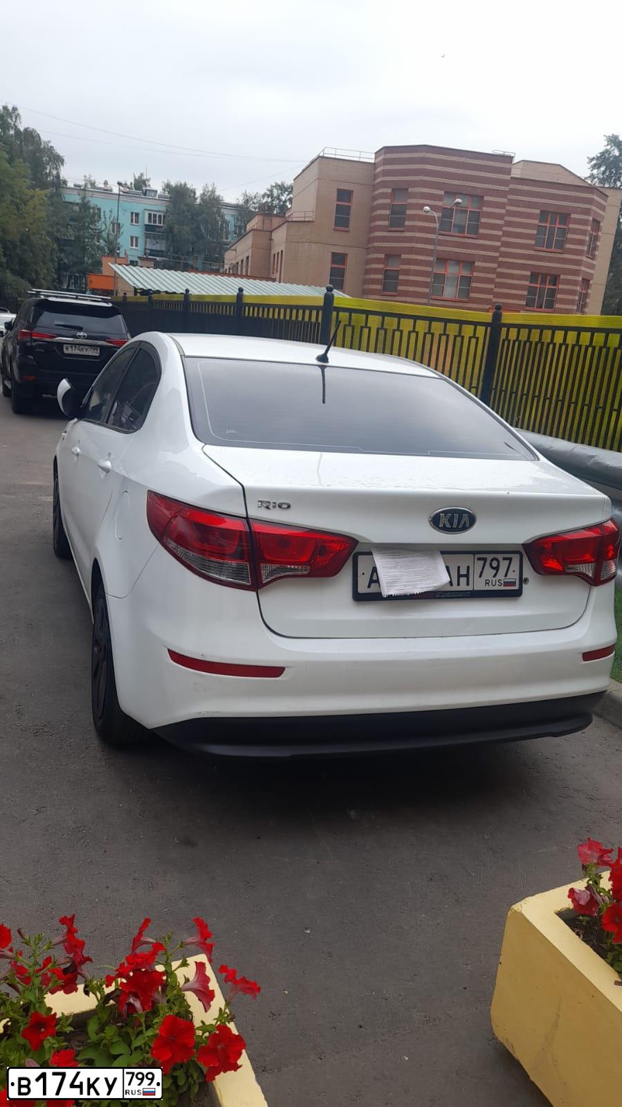 Фото автомобиля TOYOTA FORTUNER, 2018 — госномер В174КУ799. Цвет: ЧЕРНЫЙ