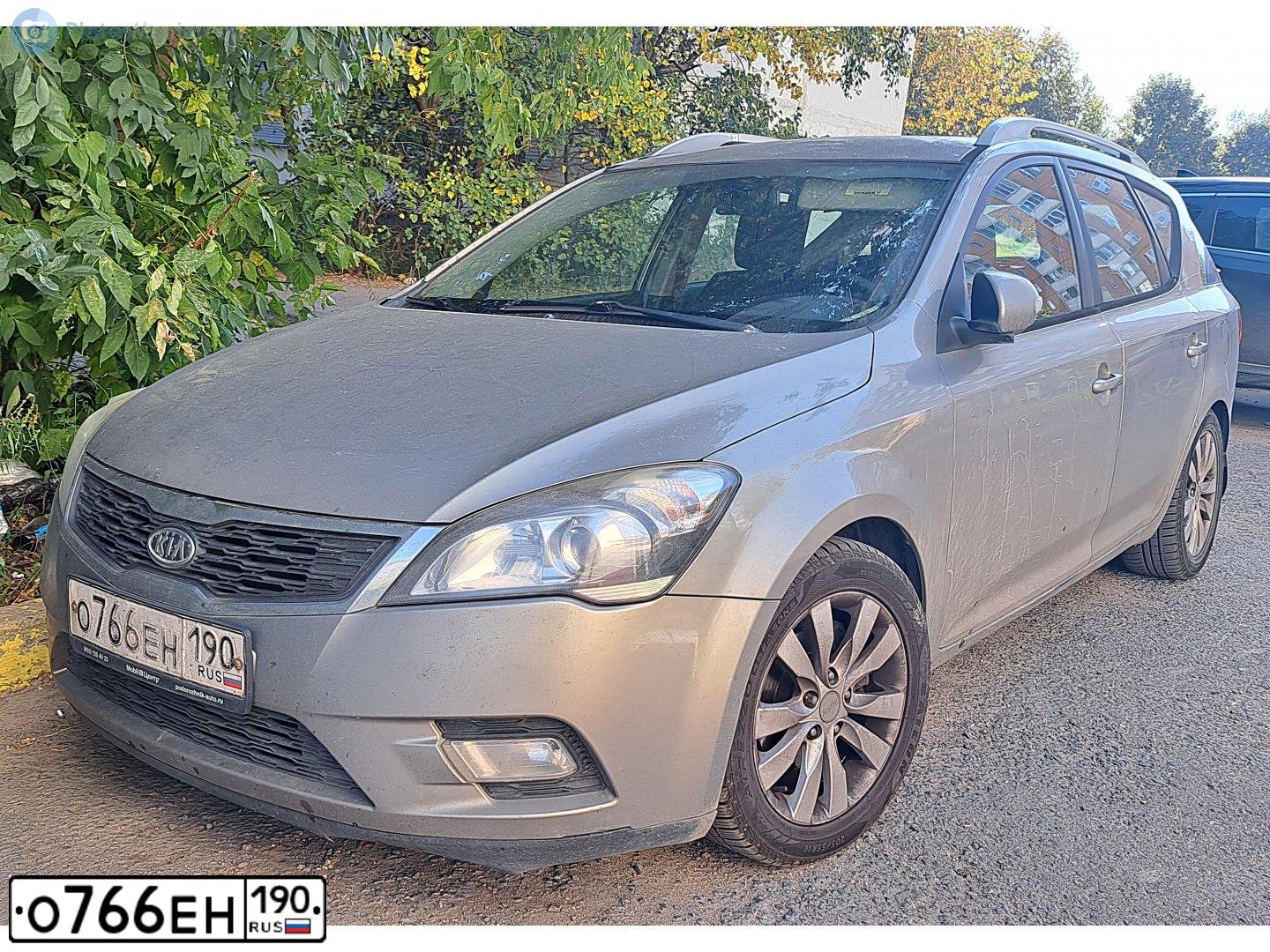Фото автомобиля KIA CEE'D, 2010 — госномер О766ЕН190. Цвет: Серый