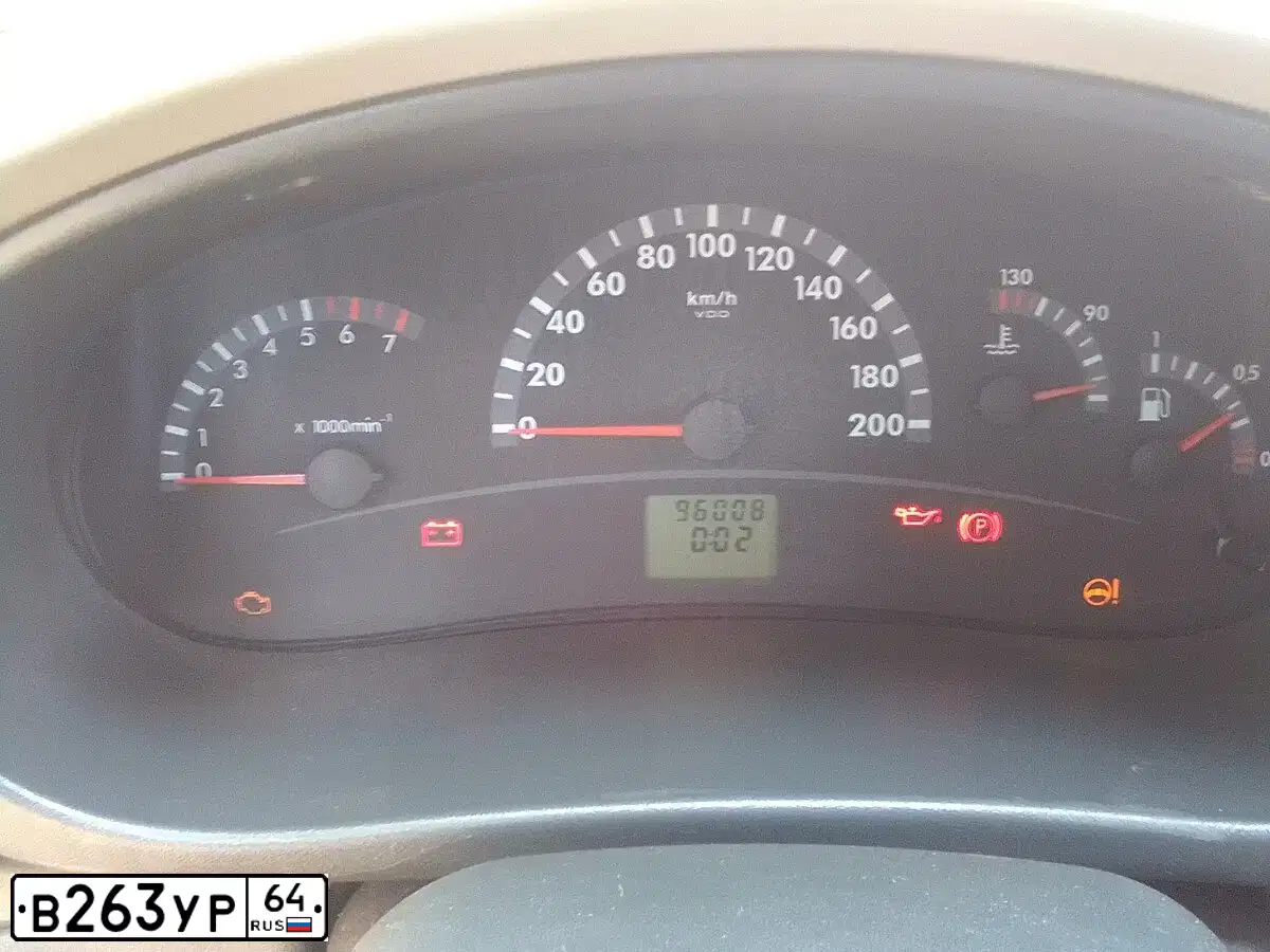 Фото автомобиля LADA 1117 KALINA, 2011 — госномер С135ВО136. Цвет: Белый