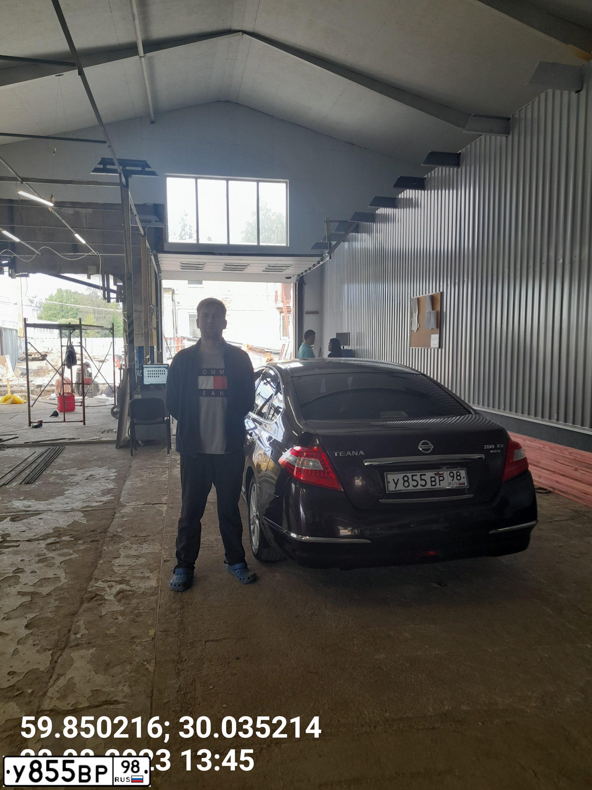 Фото автомобиля NISSAN TEANA, 2008 — госномер Е132СВ147. Цвет: ТЕМНО-БОРДОВЫЙ