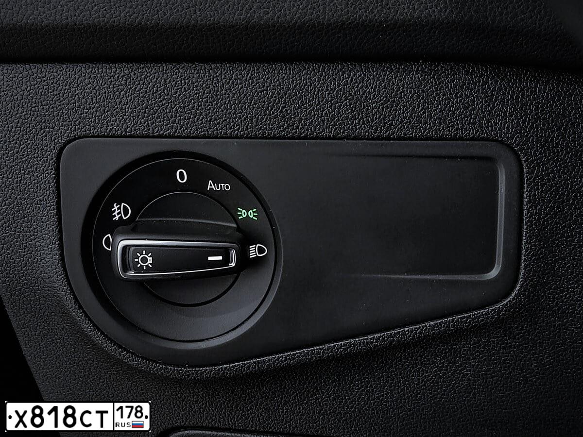 Фото автомобиля VOLKSWAGEN TIGUAN, 2017 — госномер К062ОС180. Цвет: ЧЕРНЫЙ
