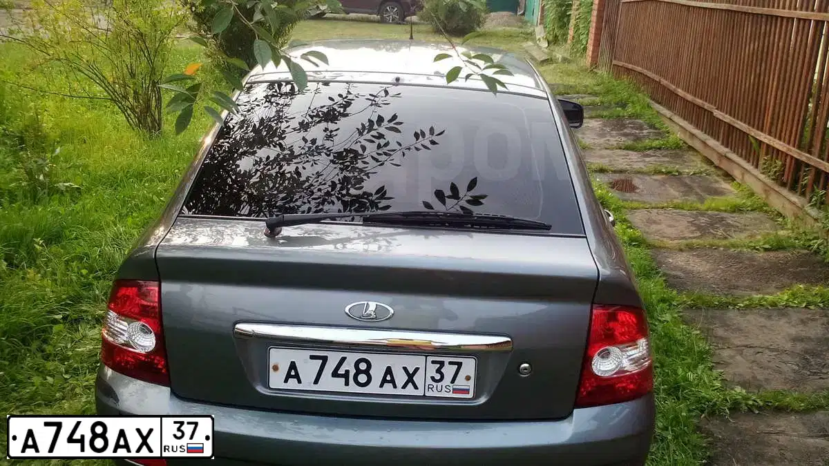 Фото автомобиля LADA 2172 PRIORA, 2012 — госномер А748АХ37. Цвет: СРЕДНИЙ СЕРО-ЗЕЛЕНЫЙ МЕТ.