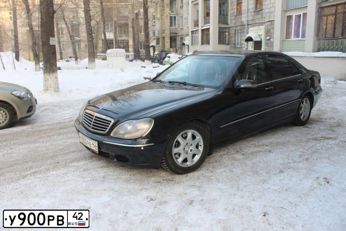 Фото автомобиля TOYOTA CAMRY, 2010 — госномер Е021ОО142. Цвет: ЧЕРНЫЙ