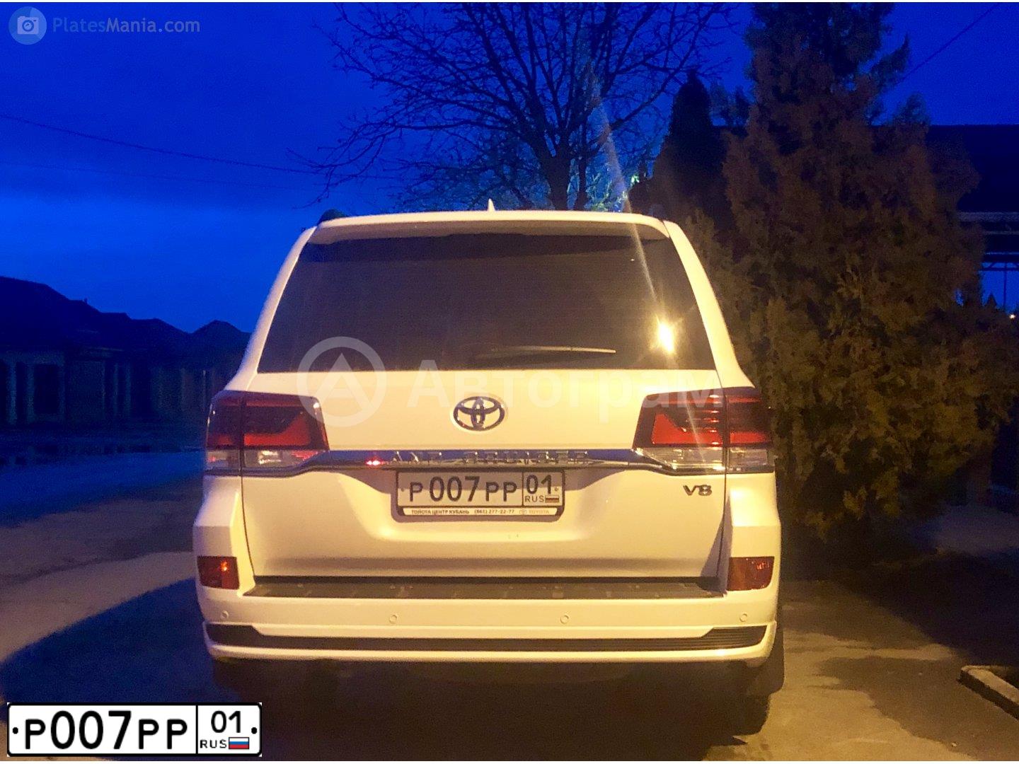 Фото автомобиля LADA 2172 PRIORA, 2012 — госномер Р007РР01. Цвет: БЕЛЫЙ