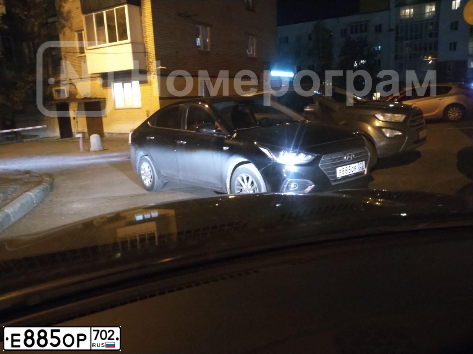 Фото автомобиля HYUNDAI SOLARIS, 2017 — госномер К549ХР777. Цвет: ЧЕРНЫЙ