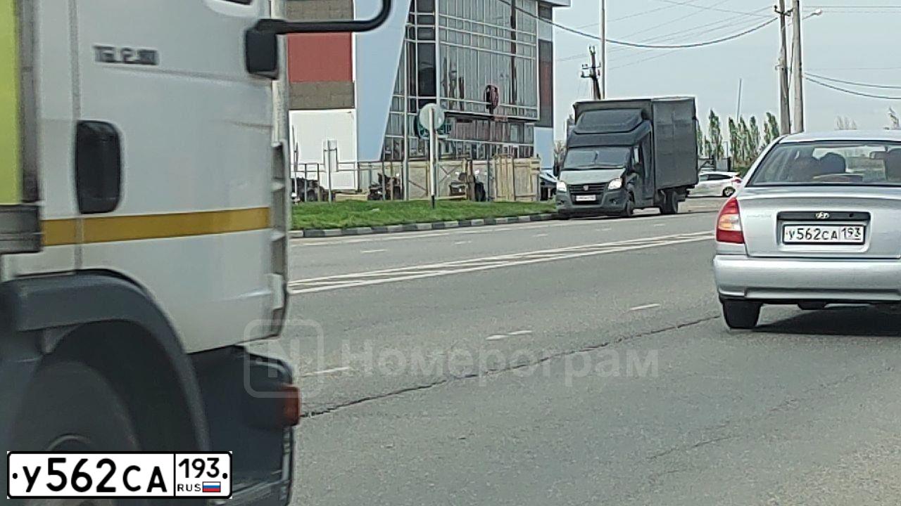 Фото автомобиля TAGAZ ACCENT, 2005 — госномер У562СА193. Цвет: Серебристый