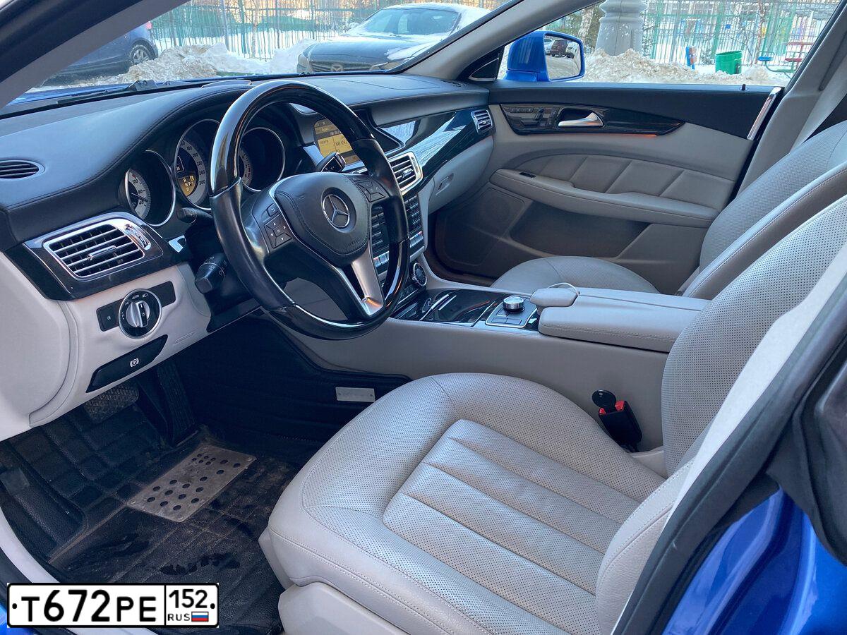 Фото автомобиля MERCEDES CLS-KLASSE, 2012 — госномер М178КЕ178. Цвет: СВЕТЛО-СИНИЙ
