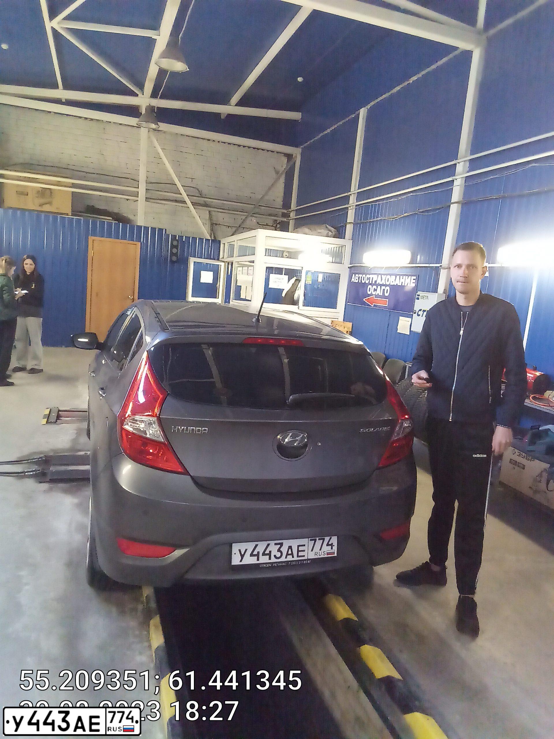 Фото автомобиля HYUNDAI SOLARIS, 2011 — госномер У443АЕ774. Цвет: ЧЕРНО-СЕРЫЙ