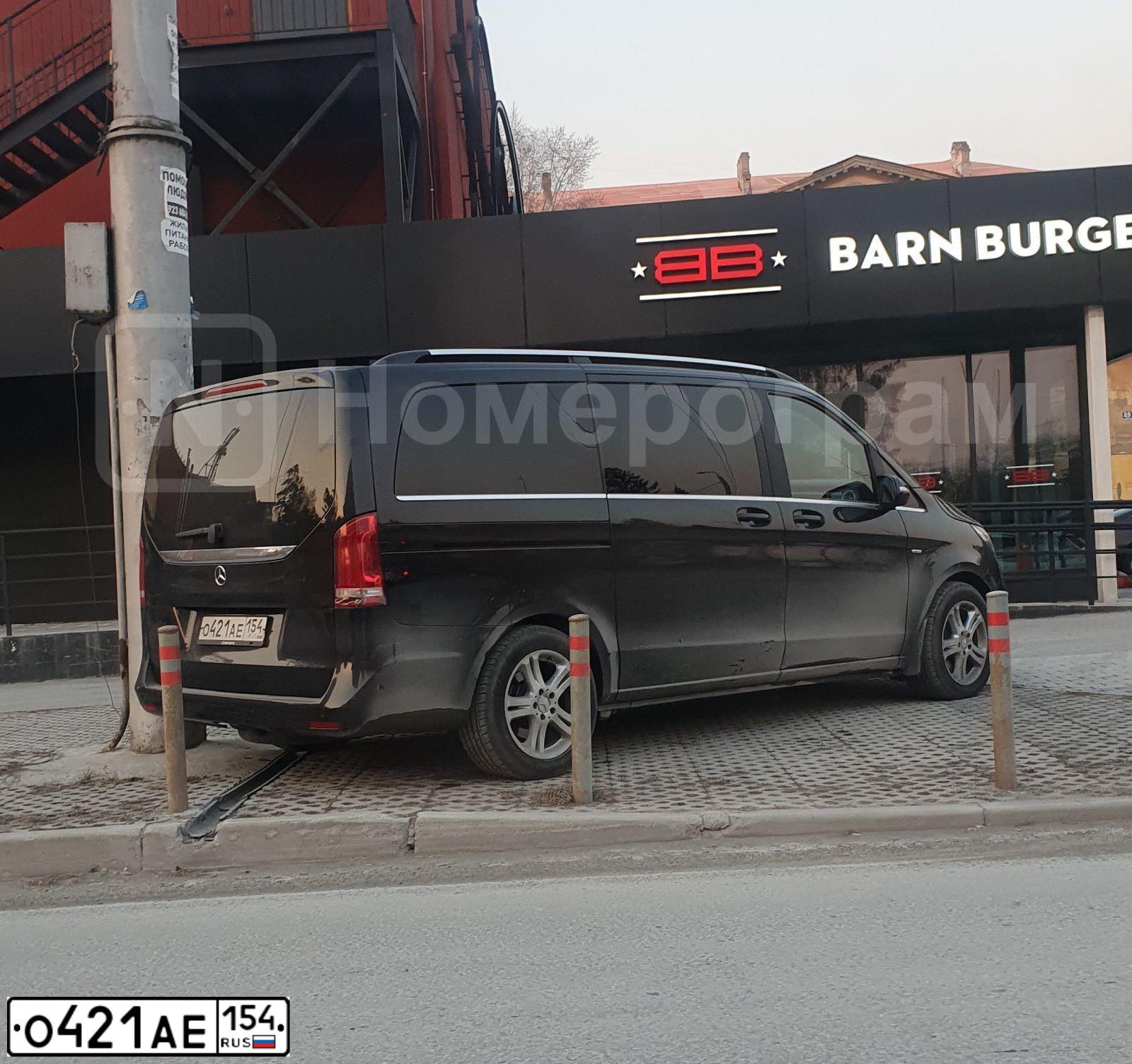 Фото автомобиля MERCEDES V-KLASSE, 2014 — госномер М417ТВ82. Цвет: ЧЕРНЫЙ