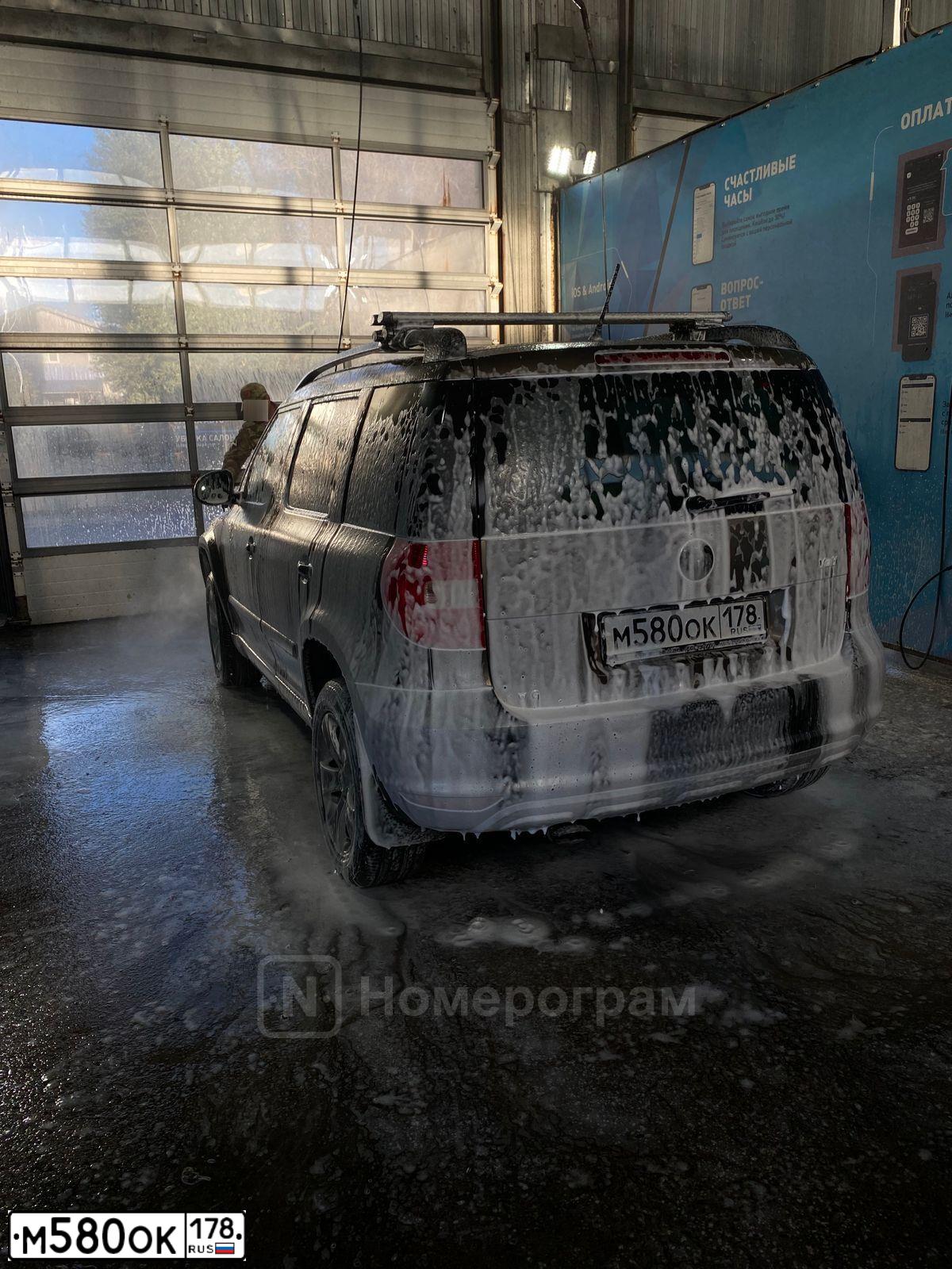 Фото автомобиля MITSUBISHI ASX, 2012 — госномер М580ОК178. Цвет: СЕРЕБРИСТЫЙ